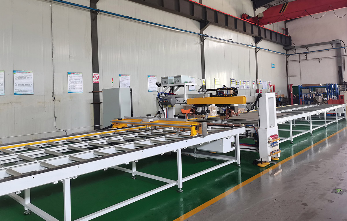 車廂瓦楞板龍門式多點(diǎn)焊機(jī)項(xiàng)目介紹 車廂瓦楞板龍門式多點(diǎn)焊機(jī)項(xiàng)目介紹